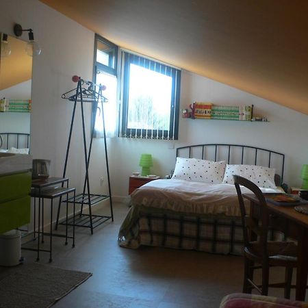 Les Kiwis Hotel Saint-Yrieix-sur-Charente Exterior photo